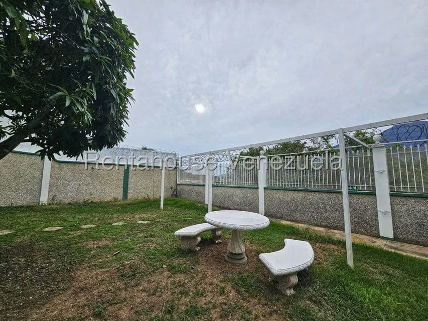 Casa (Multipes Niveles) en Venta en Colinas de La California, Distrito Metropolitano - 51