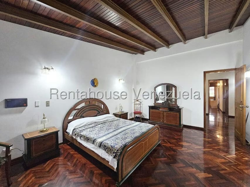 Casa (Multipes Niveles) en Venta en Colinas de La California, Distrito Metropolitano - 71
