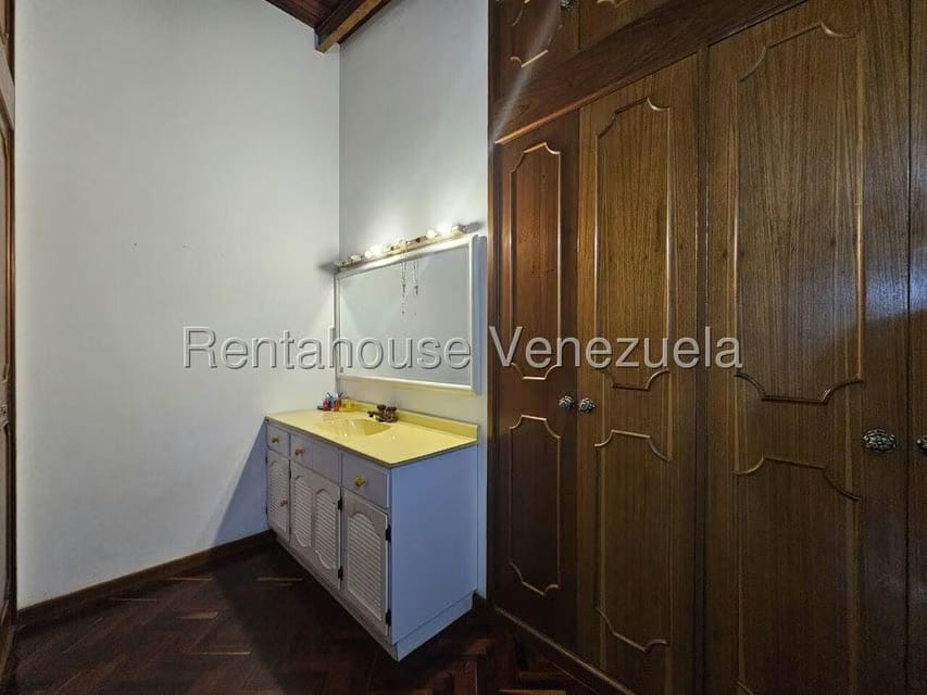 Casa (Multipes Niveles) en Venta en Colinas de La California, Distrito Metropolitano - 72