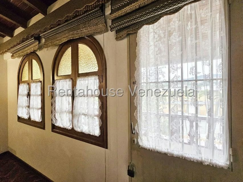 Casa (Multipes Niveles) en Venta en Colinas de La California, Distrito Metropolitano - 82