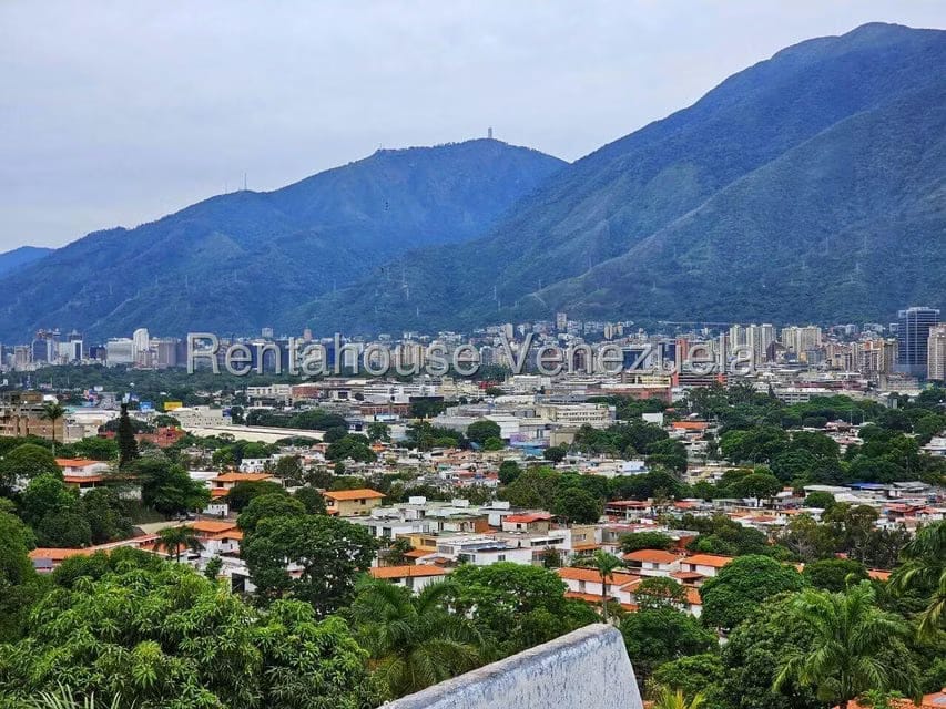 Casa (Multipes Niveles) en Venta en Colinas de La California, Distrito Metropolitano - 92