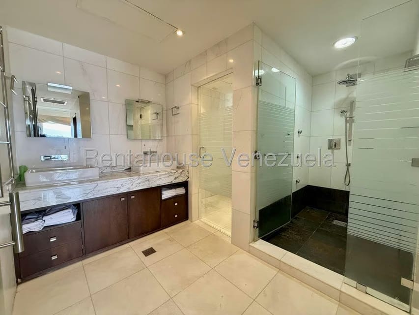 Casa (Multipes Niveles) en Venta en Colinas del Tamanaco, Distrito Metropolitano - 43