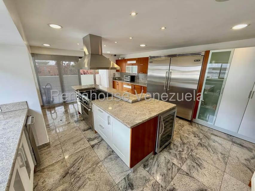 Casa (Multipes Niveles) en Venta en Colinas del Tamanaco, Distrito Metropolitano - 8