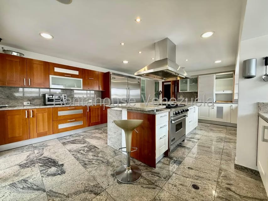 Casa (Multipes Niveles) en Venta en Colinas del Tamanaco, Distrito Metropolitano - 9