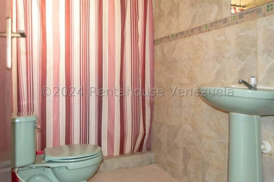 Casa (1 Nivel) en Venta en Corrales, Miranda - 12