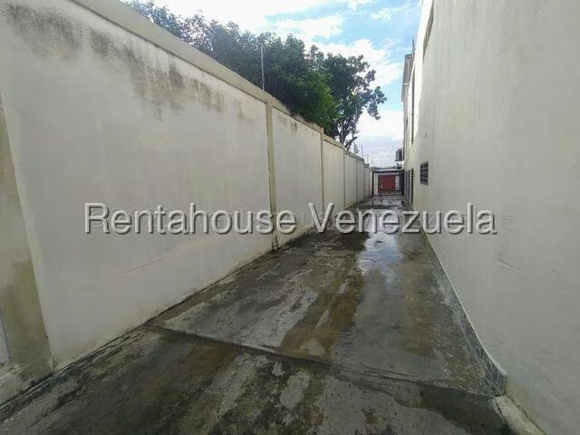 Comercial (Consultorio Medico) en Alquiler en Centro, Lara - 13