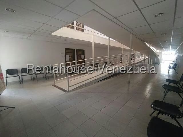 Comercial (Consultorio Medico) en Alquiler en Centro, Lara - 5