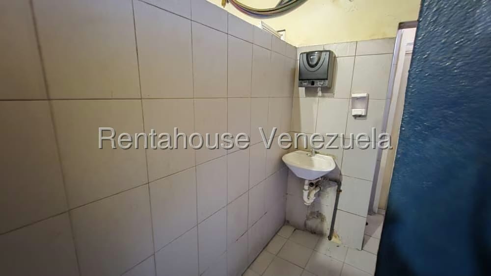 Comercial (Local Comercial) en Alquiler en Zona Este, Lara - 13