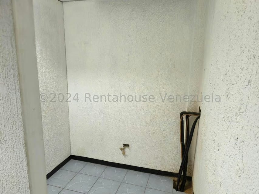 Comercial (Oficina) en Alquiler en Parroquia La Candelaria, Distrito Metropolitano - 9