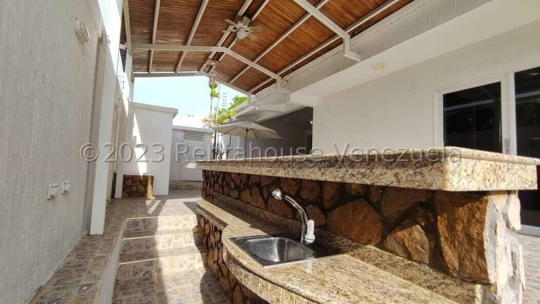 Casa en Venta Fuerzas Armadas Maracaibo #23-34052 - 3