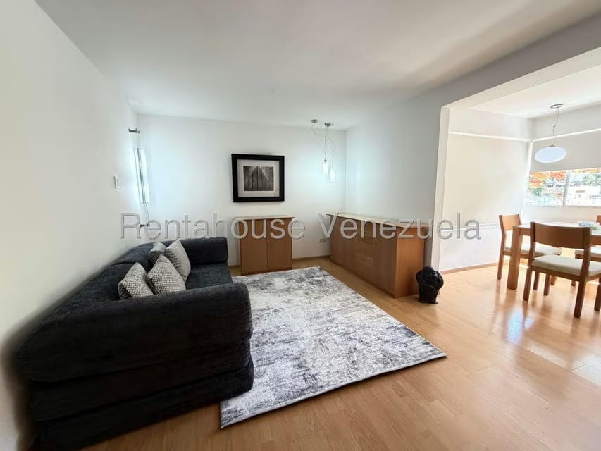 Apartamento (1 Nivel) en Alquiler en Lomas de Las Mercedes, Distrito Metropolitano - 2