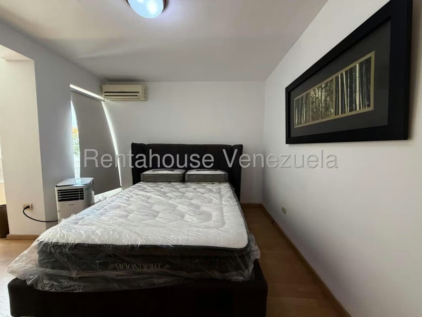 Apartamento (1 Nivel) en Alquiler en Lomas de Las Mercedes, Distrito Metropolitano - 13