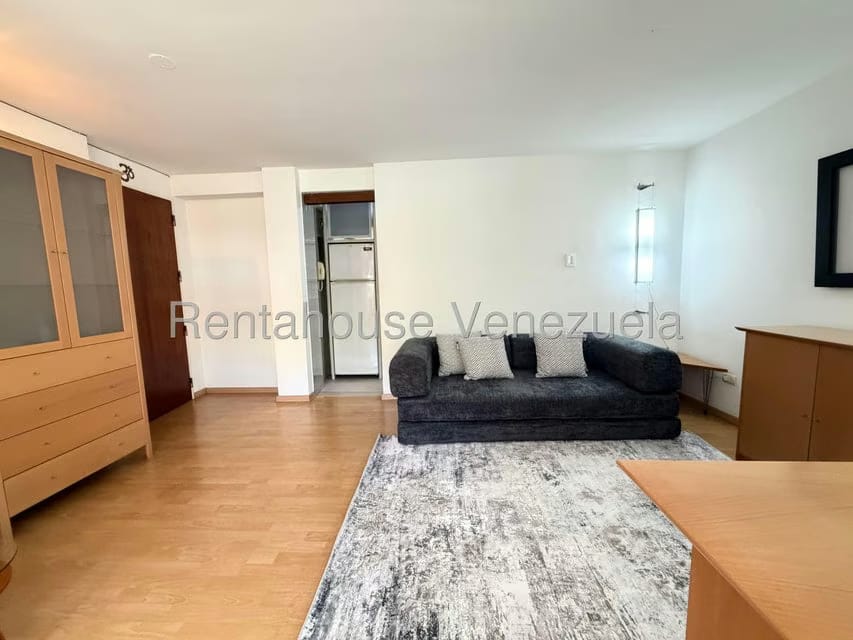 Apartamento (1 Nivel) en Alquiler en Lomas de Las Mercedes, Distrito Metropolitano - 3