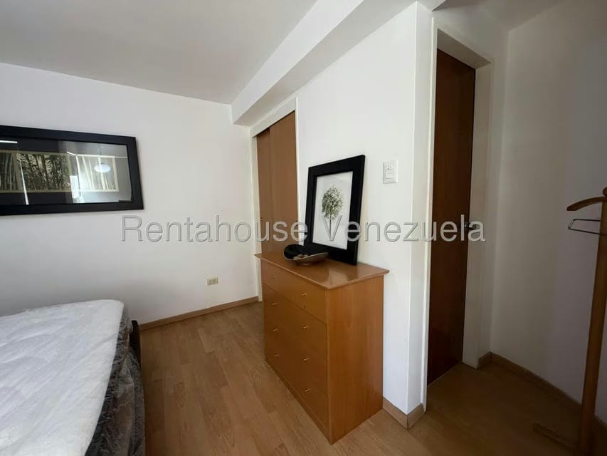 Apartamento (1 Nivel) en Alquiler en Lomas de Las Mercedes, Distrito Metropolitano - 5