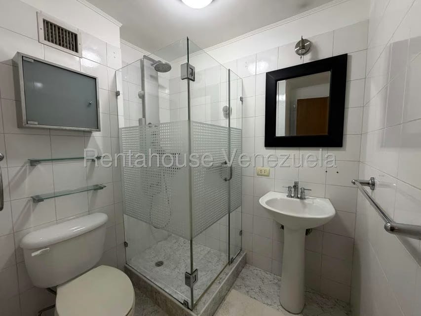 Apartamento (1 Nivel) en Alquiler en Lomas de Las Mercedes, Distrito Metropolitano - 6