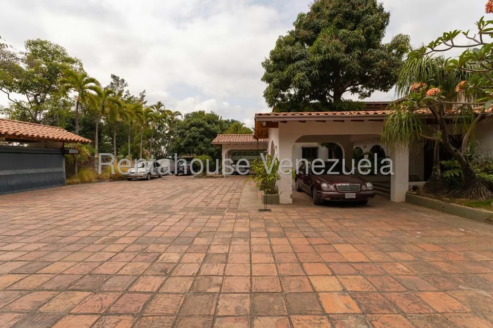 Casa (Colonial) en Venta en Country Club, Distrito Metropolitano - 3