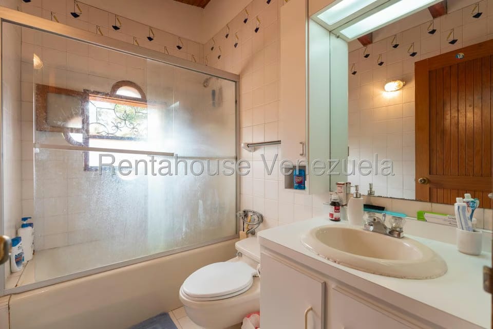 Casa (Colonial) en Venta en Country Club, Distrito Metropolitano - 33