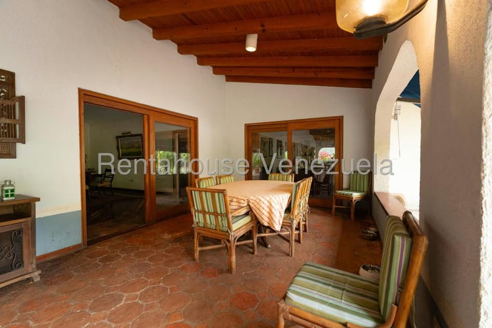 Casa (Colonial) en Venta en Country Club, Distrito Metropolitano - 35