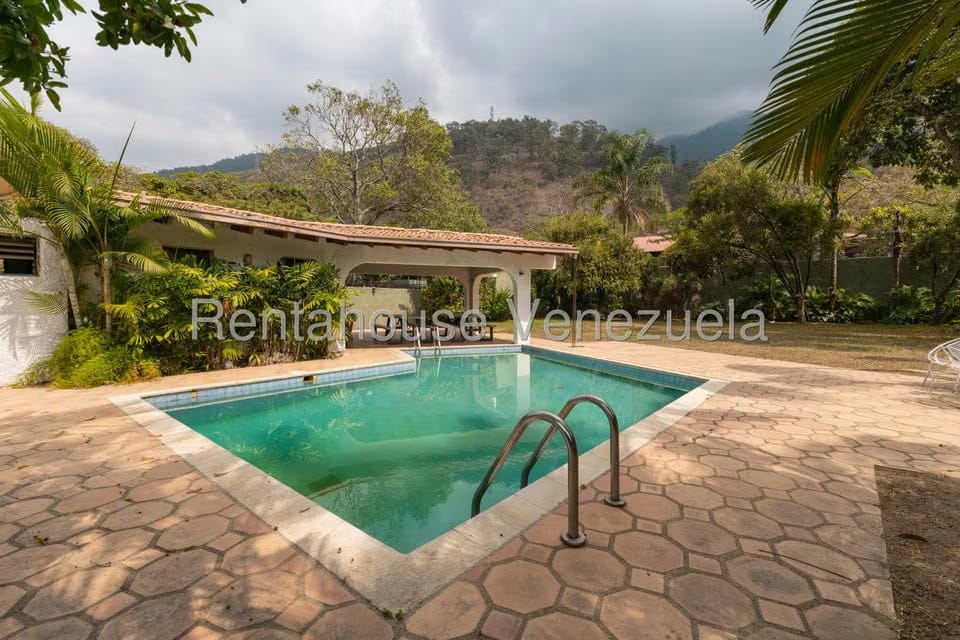 Casa (Colonial) en Venta en Country Club, Distrito Metropolitano - 39