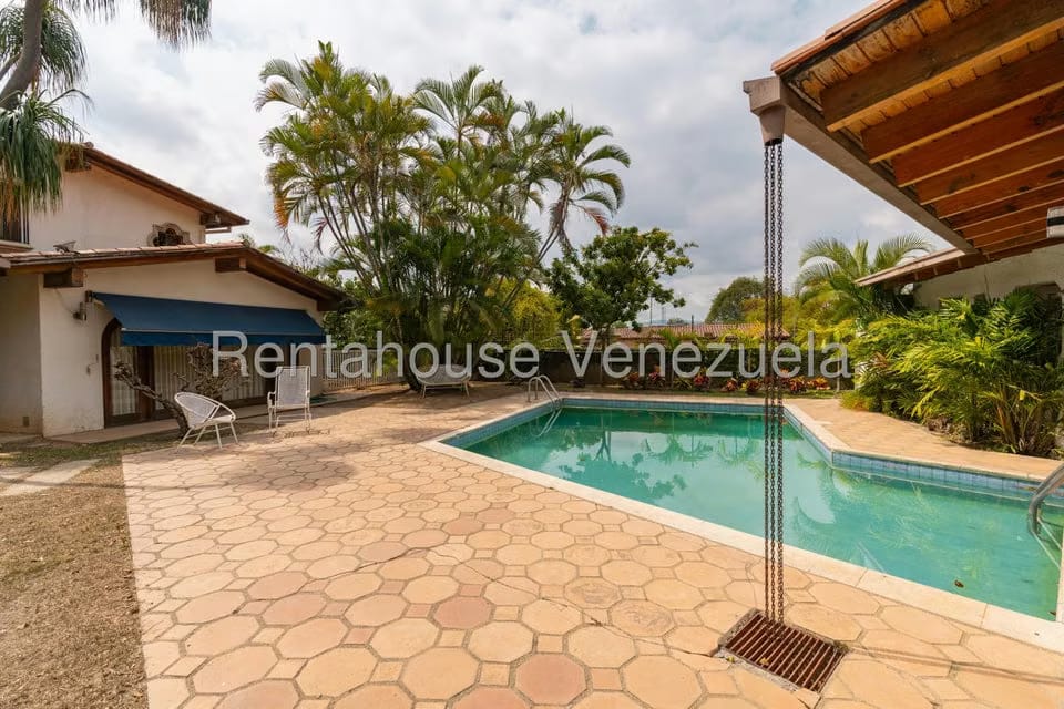 Casa (Colonial) en Venta en Country Club, Distrito Metropolitano - 40
