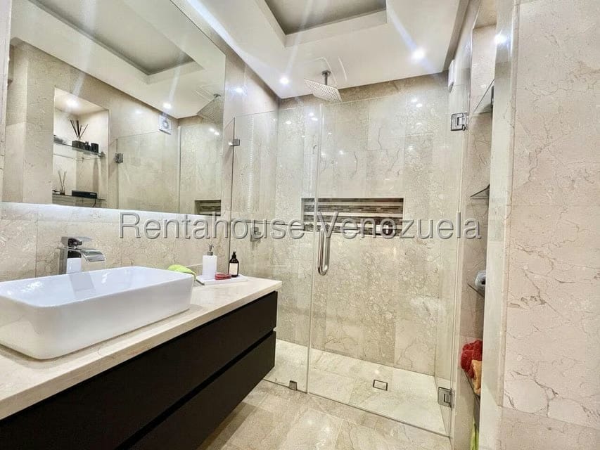Apartamento (1 Nivel) en Venta en El Cigarral, Distrito Metropolitano - 32