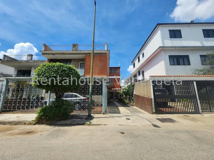 Comercial (Galpon - Deposito) en Alquiler en La California Sur, Distrito Metropolitano