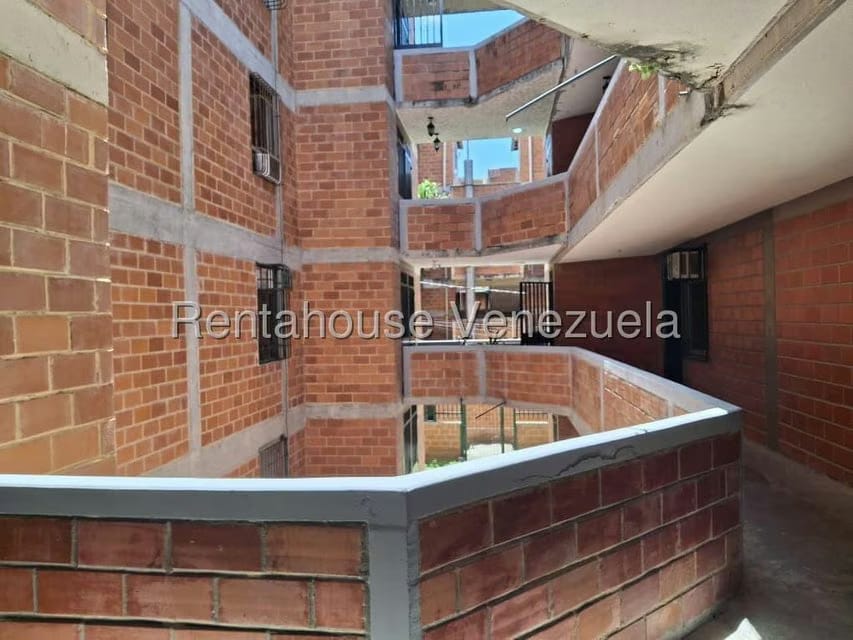 Apartamento (1 Nivel) en Alquiler en El Ingenio, Miranda - 2