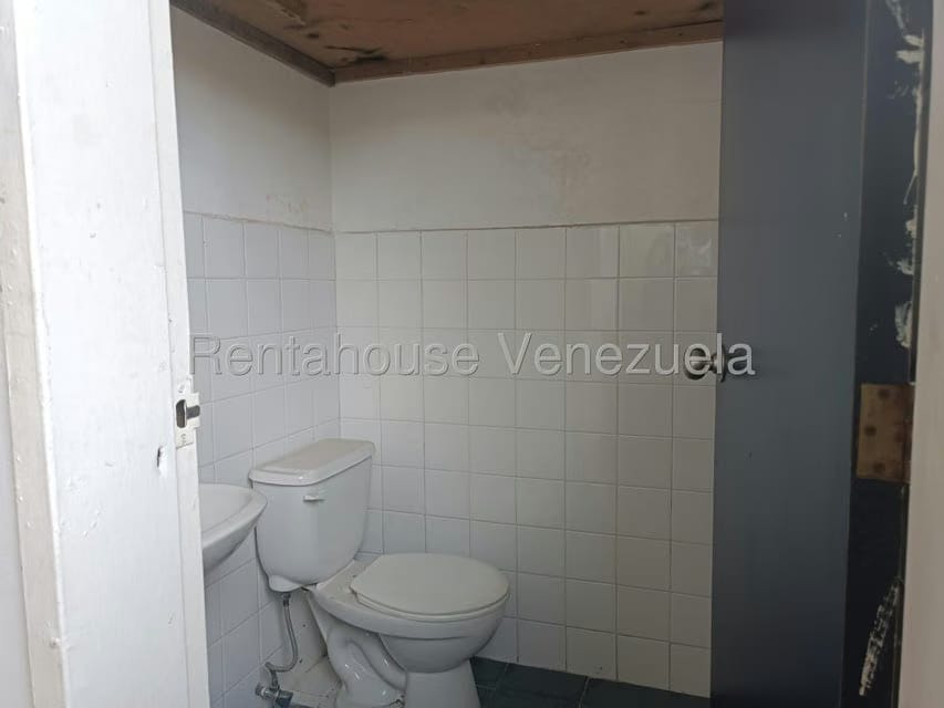 Comercial (Local Comercial) en Alquiler en El Tambor, Miranda - 16