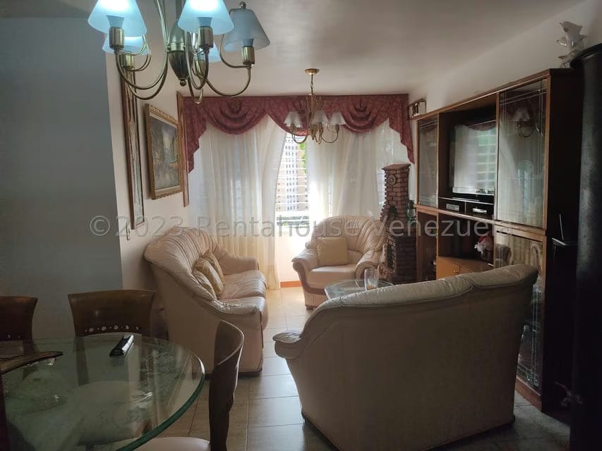 Apartamento (1 Nivel) en Venta en El Paraiso, Distrito Metropolitano - 2