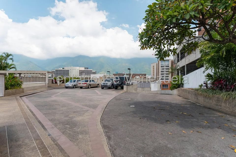 Apartamento (1 Nivel) en Venta en Lomas de Las Mercedes, Distrito Metropolitano - 2