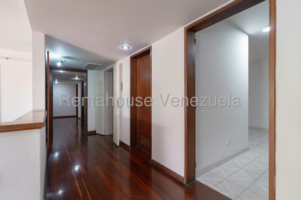 Apartamento (1 Nivel) en Venta en Lomas de Las Mercedes, Distrito Metropolitano - 17