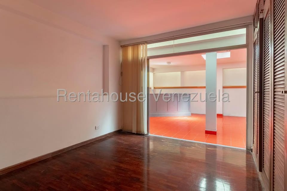 Apartamento (1 Nivel) en Venta en Lomas de Las Mercedes, Distrito Metropolitano - 28