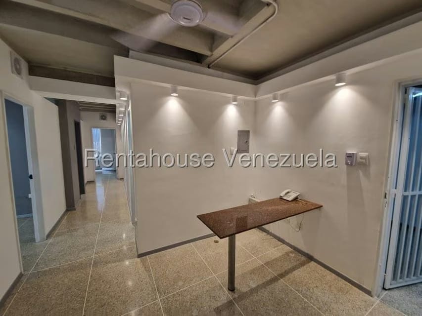 Comercial (Local Comercial) en Alquiler en El Recreo, Distrito Metropolitano - 3