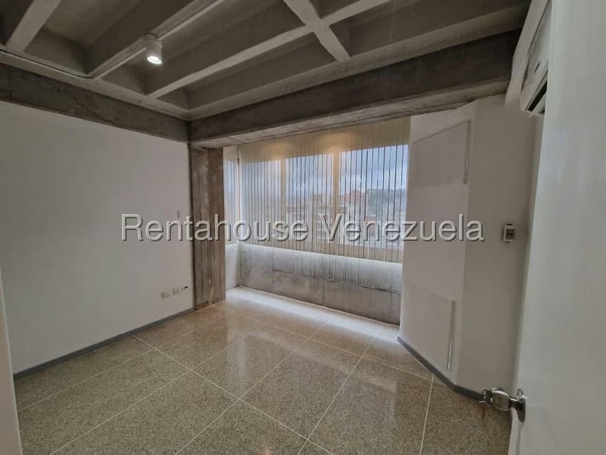 Comercial (Local Comercial) en Alquiler en El Recreo, Distrito Metropolitano - 9