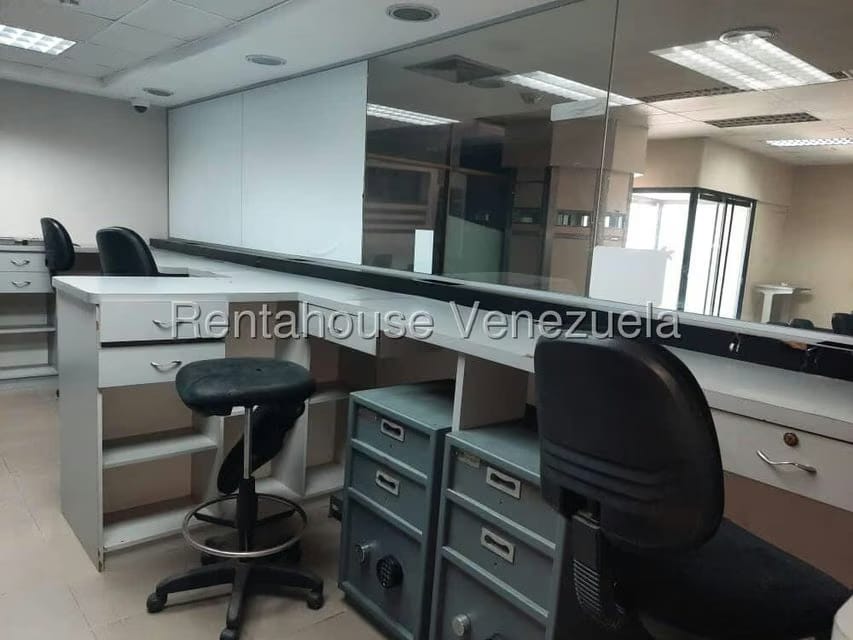 Comercial (Local Comercial) en Alquiler en Avenida Bolivar, Zulia - 4