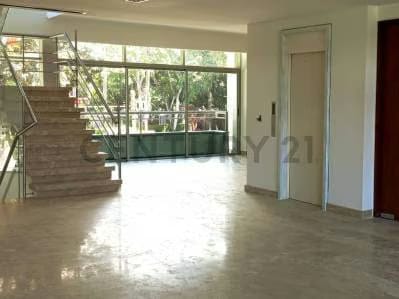 Lujoso Apartamento Triplex en Venta en La Castellana - 5