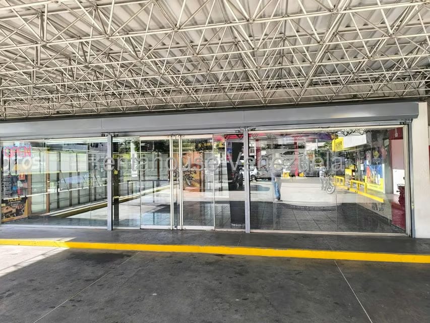 Comercial (Local Comercial) en Alquiler en Las Acacias, Distrito Metropolitano - 3