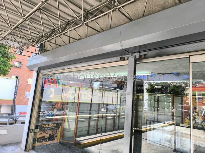 Comercial (Local Comercial) en Alquiler en Las Acacias, Distrito Metropolitano - 28