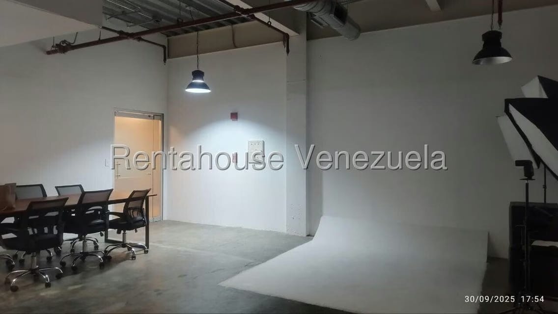 Comercial (Oficina) en Alquiler en Cerro Verde, Distrito Metropolitano - 17