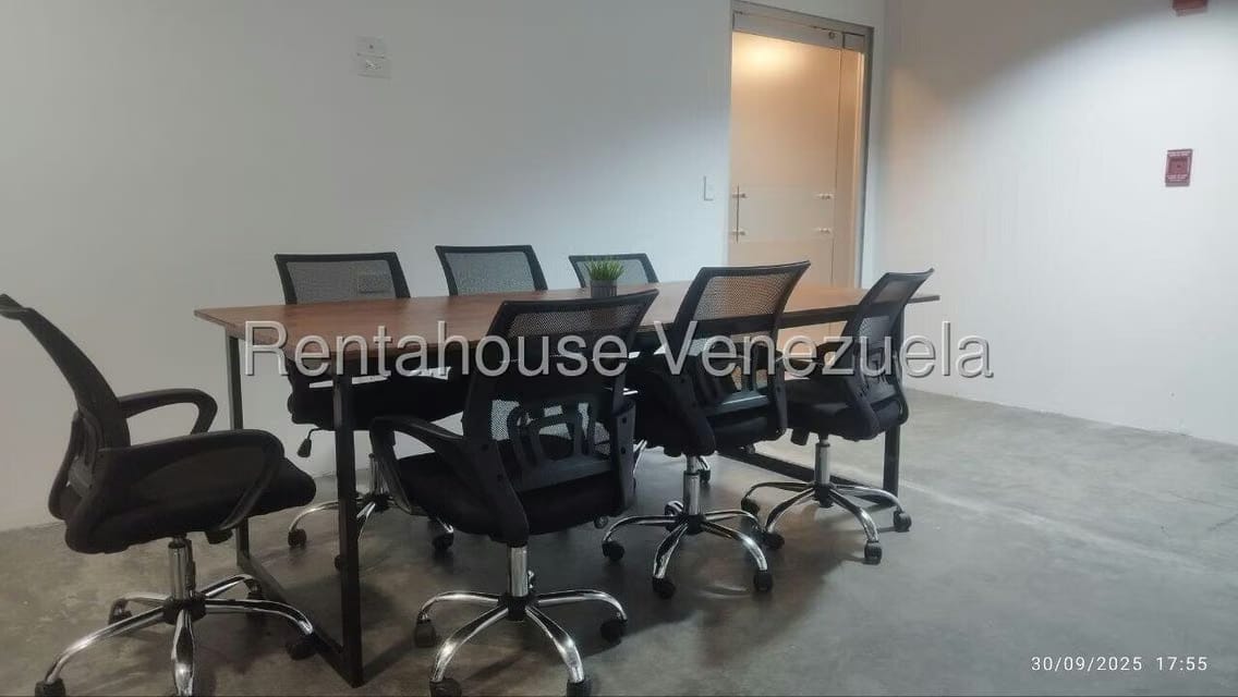 Comercial (Oficina) en Alquiler en Cerro Verde, Distrito Metropolitano - 18