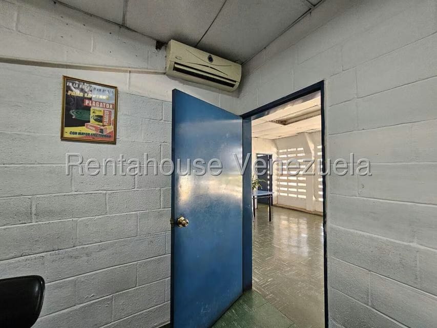 Comercial (Local Comercial) en Venta en Zona Industrial 1, Lara - 13
