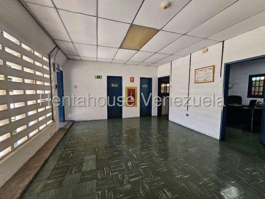 Comercial (Local Comercial) en Venta en Zona Industrial 1, Lara - 23