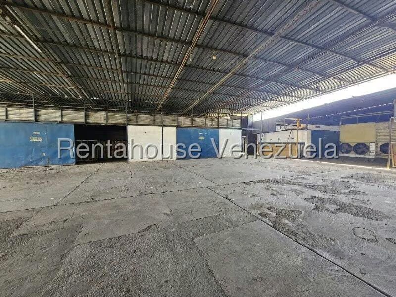 Comercial (Local Comercial) en Venta en Zona Industrial 1, Lara - 24