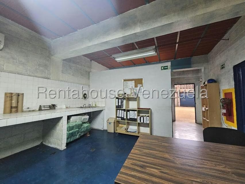Comercial (Local Comercial) en Venta en Zona Industrial 1, Lara - 28