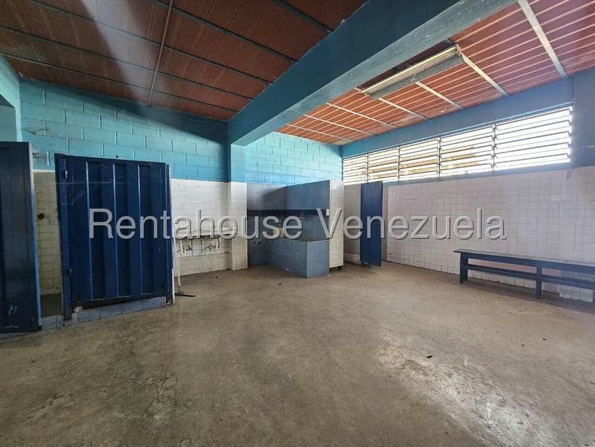 Comercial (Local Comercial) en Venta en Zona Industrial 1, Lara - 31