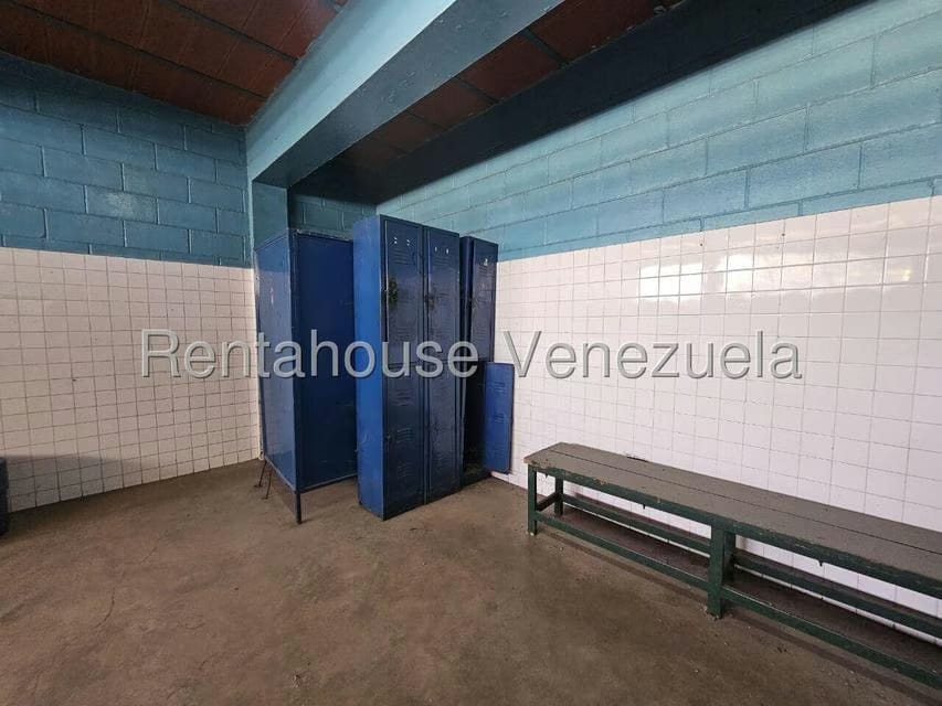Comercial (Local Comercial) en Venta en Zona Industrial 1, Lara - 34