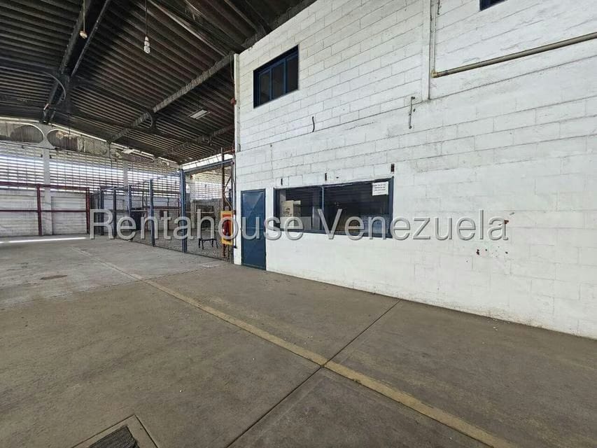 Comercial (Local Comercial) en Venta en Zona Industrial 1, Lara - 37