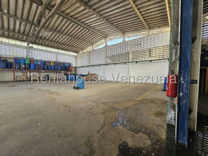 Comercial (Local Comercial) en Venta en Zona Industrial 1, Lara - 56
