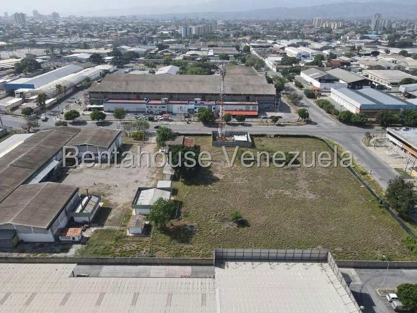Comercial (Local Comercial) en Venta en Zona Industrial 1, Lara - 70