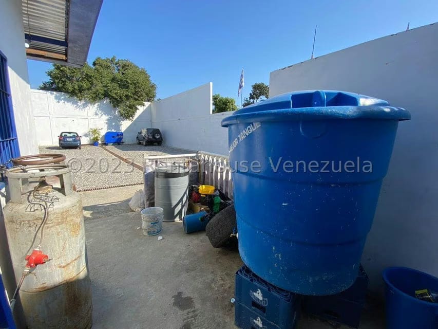 Comercial (Local Comercial) en Venta en Parroquia Juan de Villegas, Lara - 20